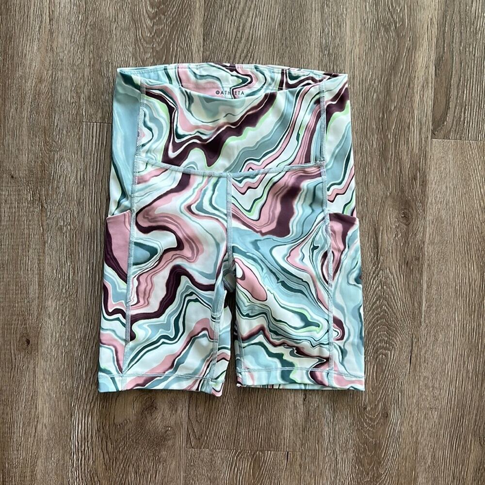 Athleta Ultimate Stash Pocket Printed 7" Shorts Multi Color Swirl Size XS